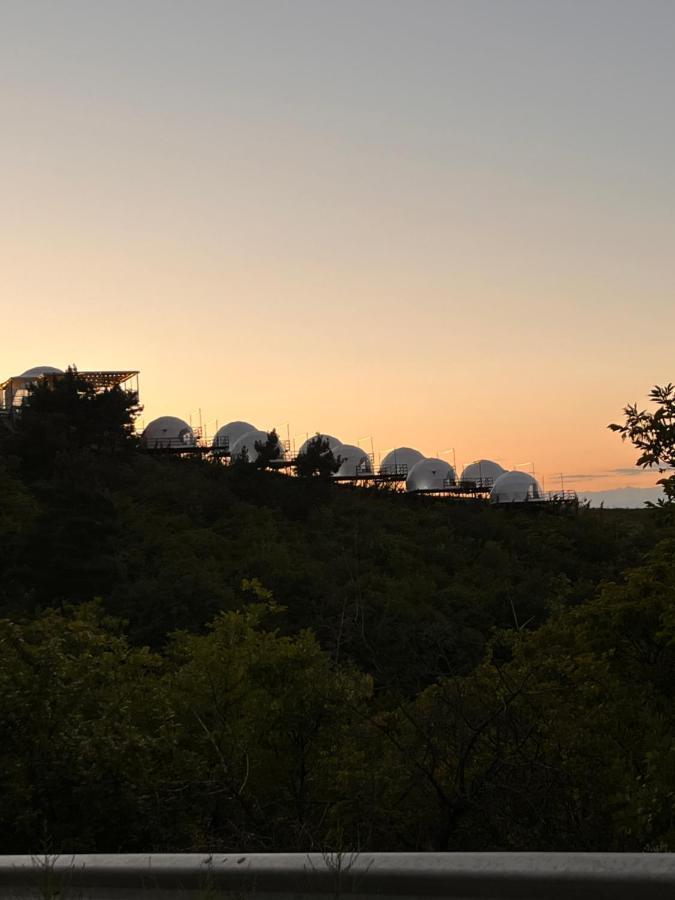 Отель Signagi Glamping Экстерьер фото